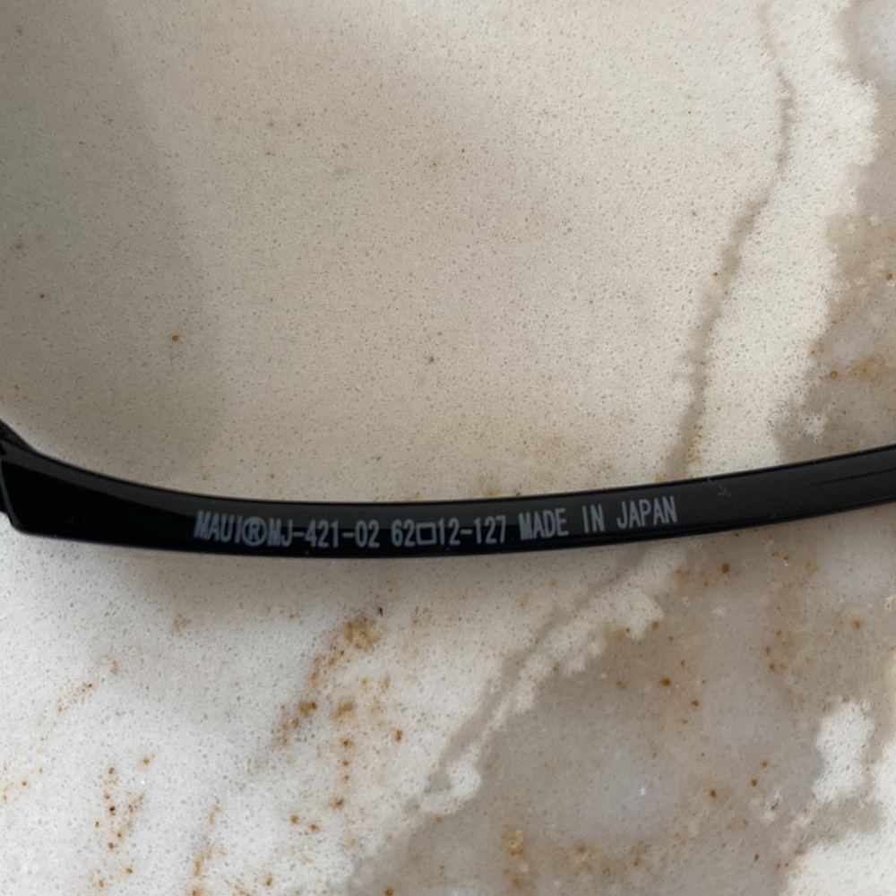 Maui Jims aviator sunglasses - Picture 3 of 13